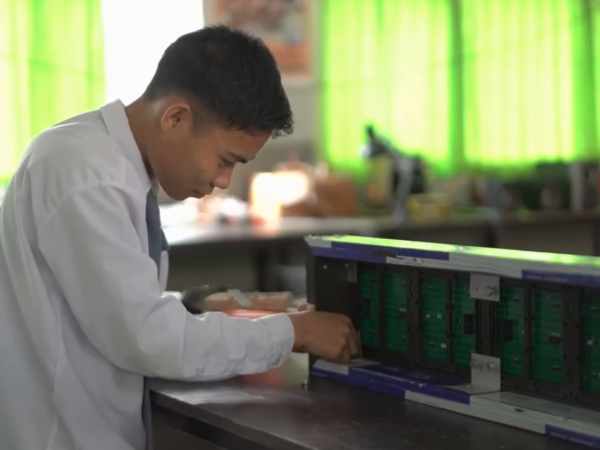 UNIT PRODUKSI TAV SMKN 3 AMPANA KOTA